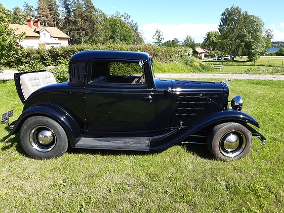 Ford V8 2 of 5