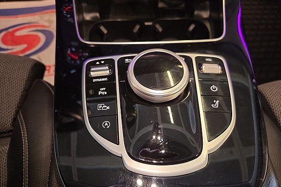Mercedes-Benz E200 11 of 22