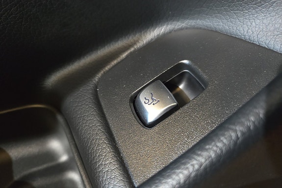 Mercedes-Benz E200 16 of 22