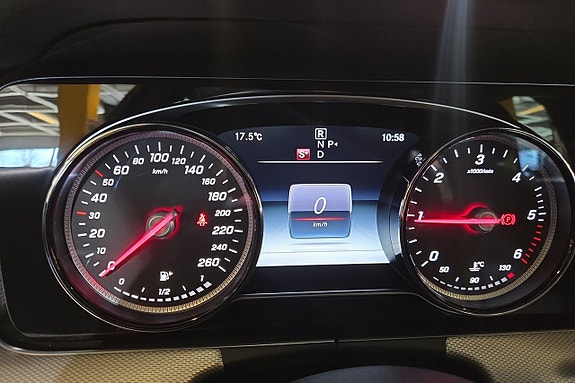 Mercedes-Benz E200 14 of 22