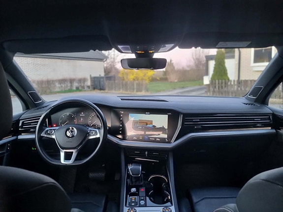 Volkswagen Touareg 11 of 15