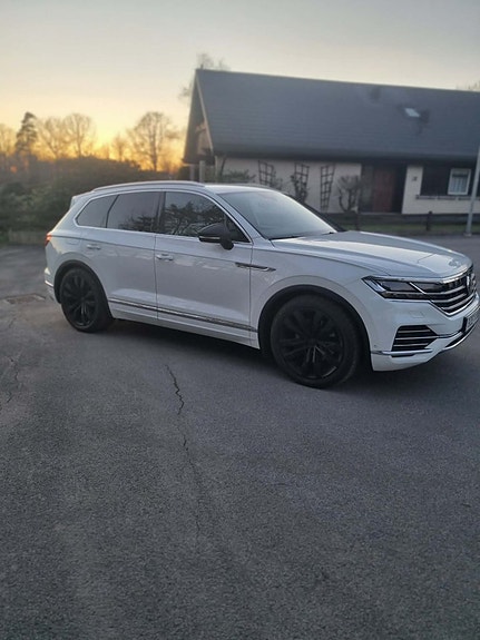 Volkswagen Touareg 2 of 15