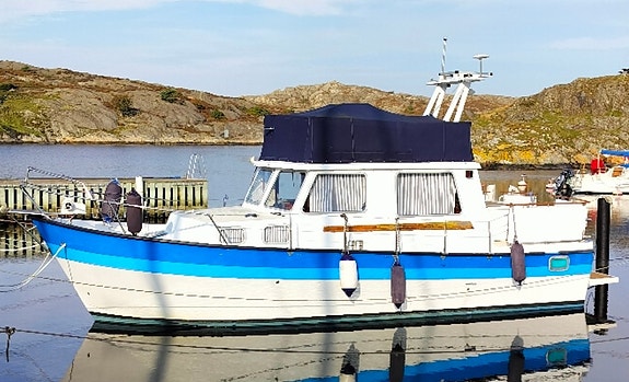 Husky Dane 850 med 2 x 36 hk Bukh Diesel  1985