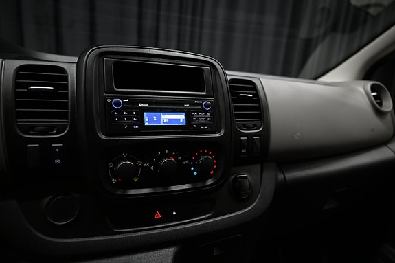 Renault Trafic 24 of 26