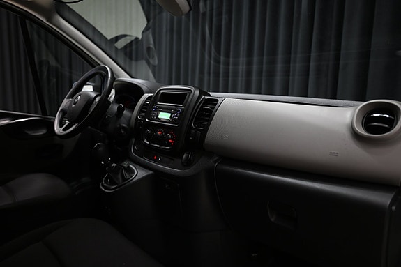 Renault Trafic 17 of 26