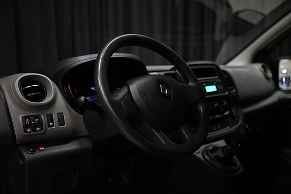 Renault Trafic 16 of 26