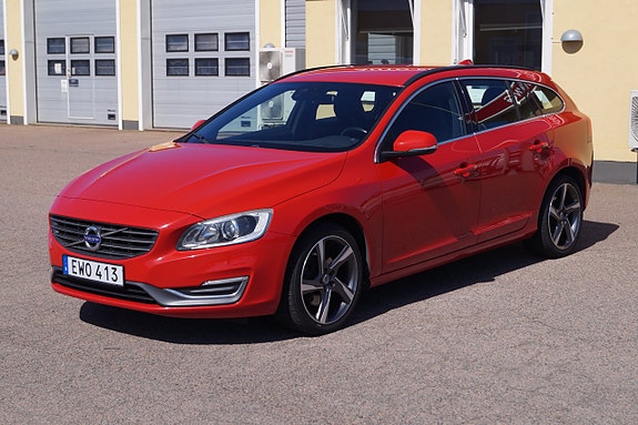Volvo V60 2 of 5
