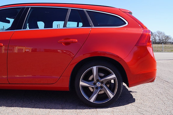 Volvo V60 11 of 27
