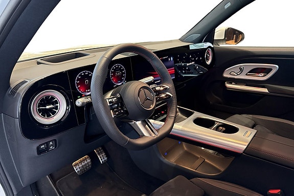 Mercedes-Benz GLB250+ 8 of 17