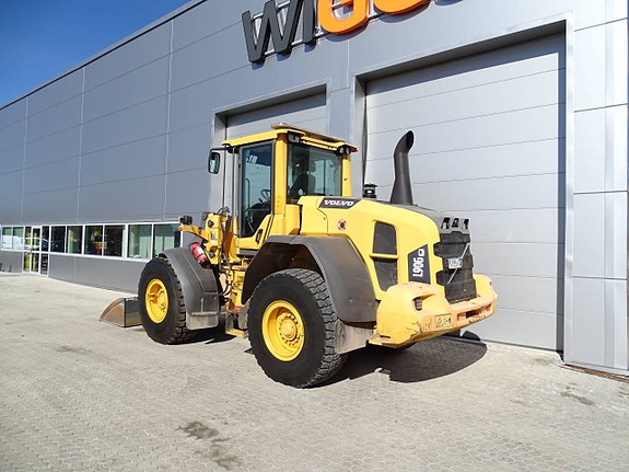 Volvo L90G 4 of 6
