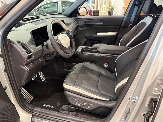 Kia EV5 3 of 13