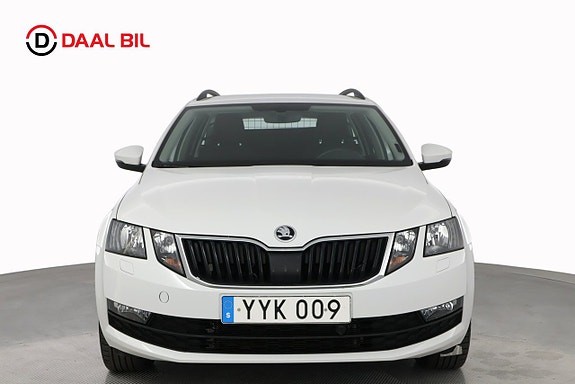 Skoda Octavia 2 of 5