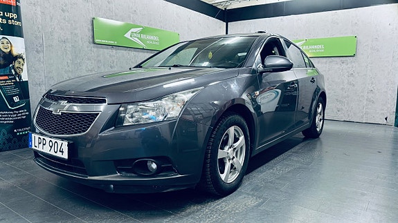 Chevrolet Cruze 3 of 5