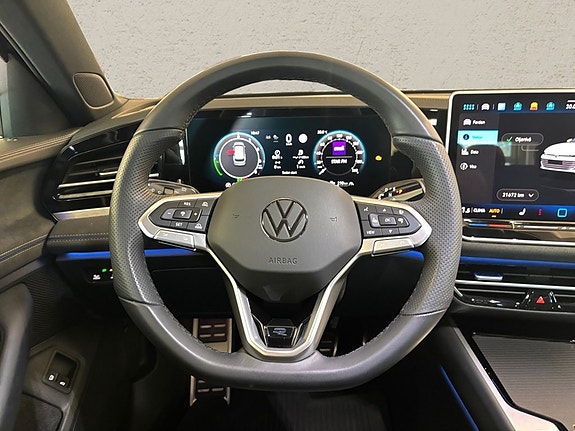 Volkswagen Passat 6 of 14
