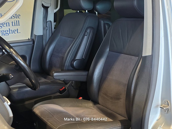 Volkswagen Multivan 13 of 24