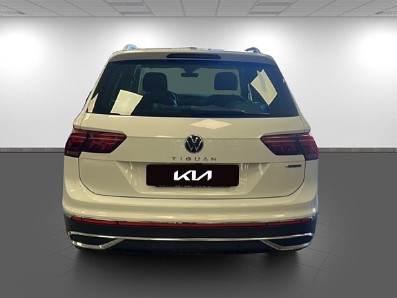 Volkswagen Tiguan 5 of 5