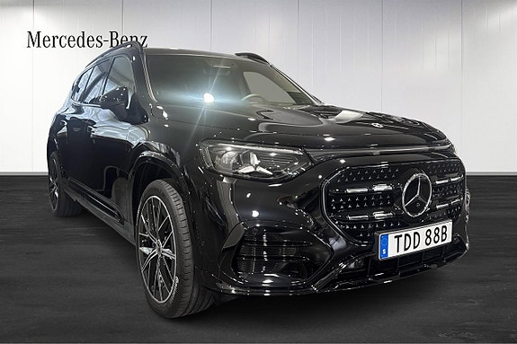 Mercedes-Benz GLB250+ 3 of 5