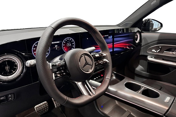 Mercedes-Benz GLB250+ 15 of 15