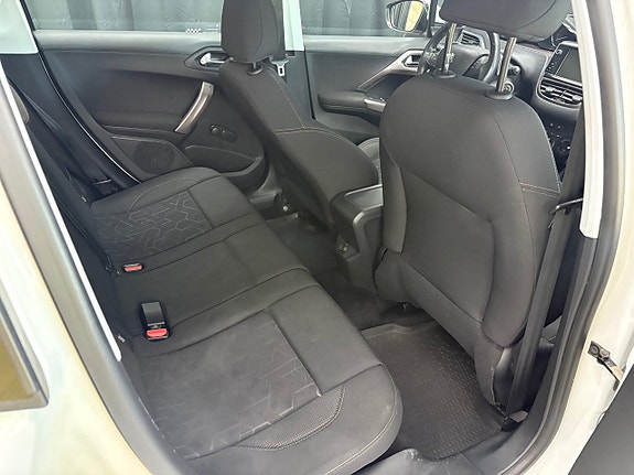 Peugeot 2008 8 of 14