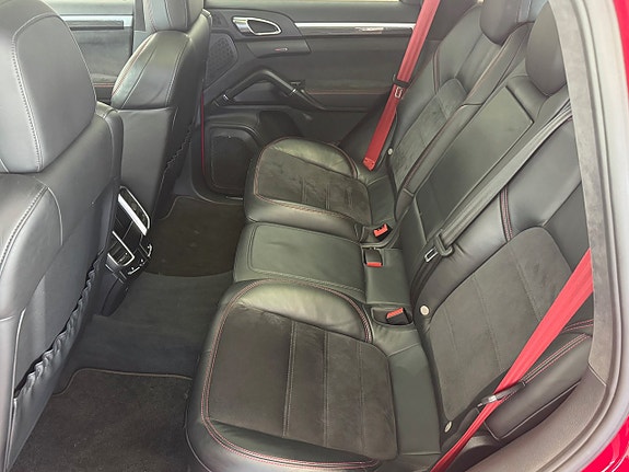 Porsche Cayenne GTS 8 of 20