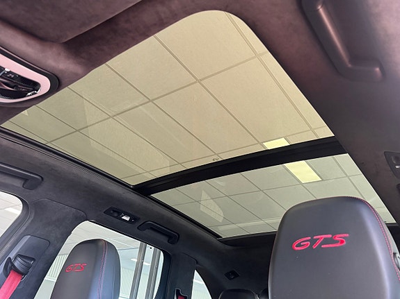 Porsche Cayenne GTS 16 of 20