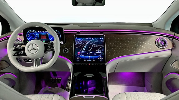 Mercedes-Benz EQS450 4 of 5