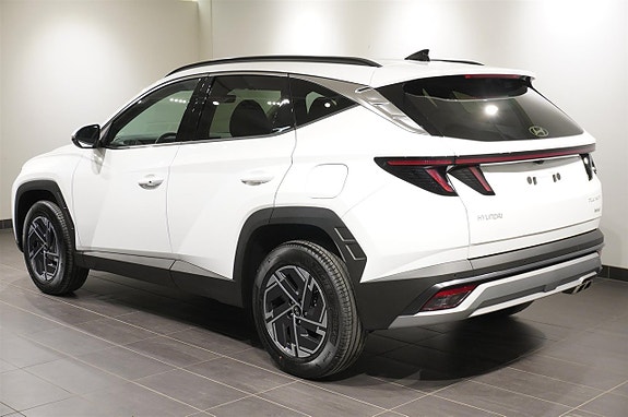 Hyundai Tucson 3 of 5
