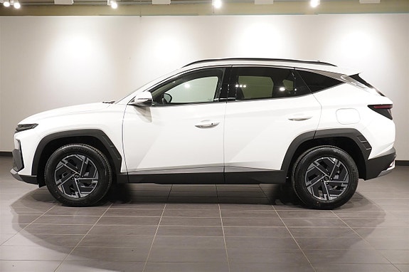 Hyundai Tucson 2 of 5