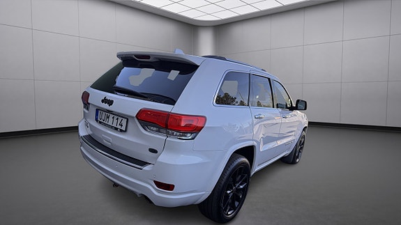 Jeep Grand Cherokee 4 of 12