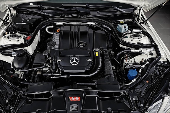 Mercedes-Benz E200 11 of 11