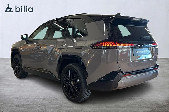 Toyota RAV4 2 of 20