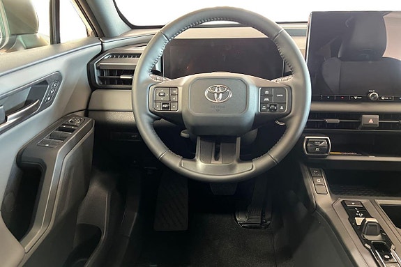 Toyota RAV4 9 of 20