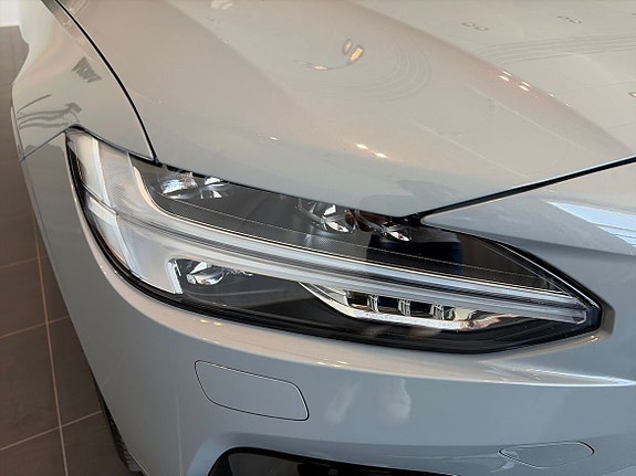 Volvo V90 16 of 19