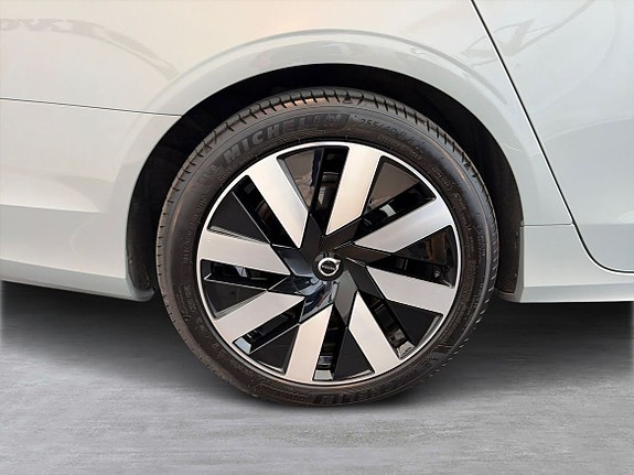 Volvo V90 7 of 19