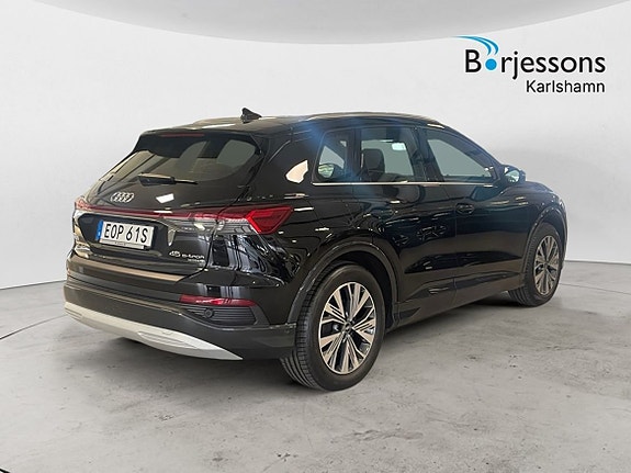 Audi Q4 e-tron 3 of 5