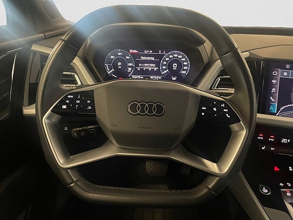 Audi Q4 e-tron 8 of 12