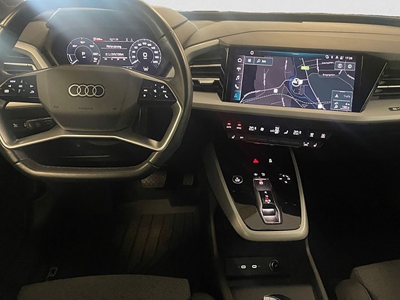 Audi Q4 e-tron 7 of 12