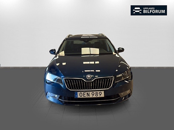 Skoda Superb 2 of 5