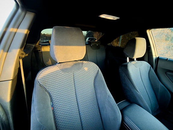 BMW M235i 3 of 8