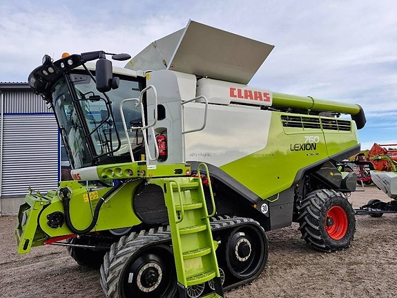 CLAAS Lexion 760 TerraTrac 2 of 5