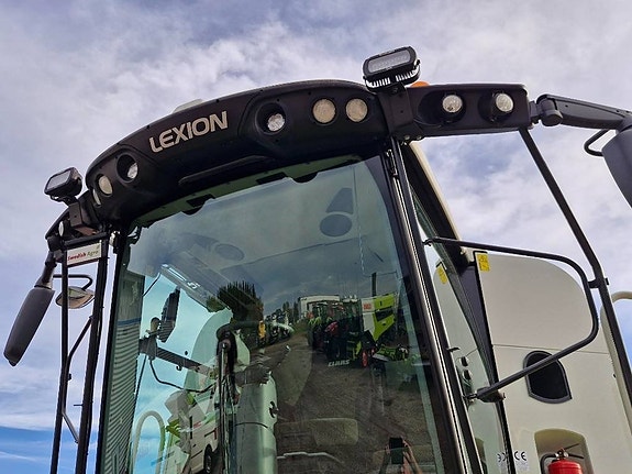 CLAAS Lexion 760 TerraTrac 10 of 24