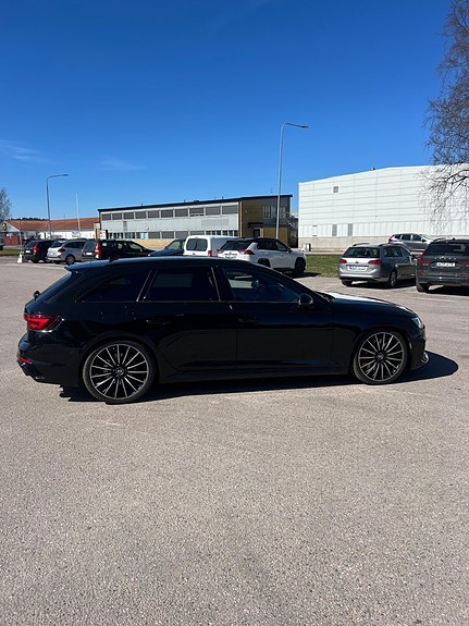 Audi RS4 7 of 17