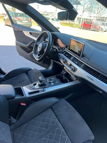 Audi RS4 17 of 17