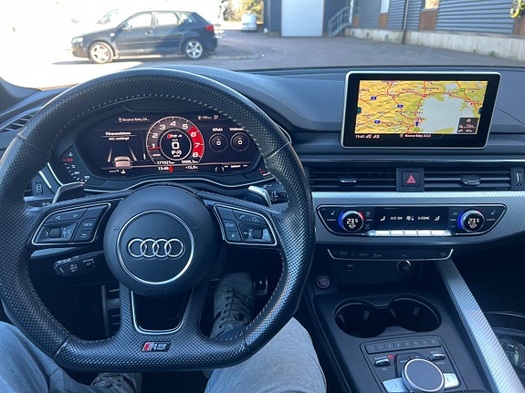 Audi RS4 10 of 17