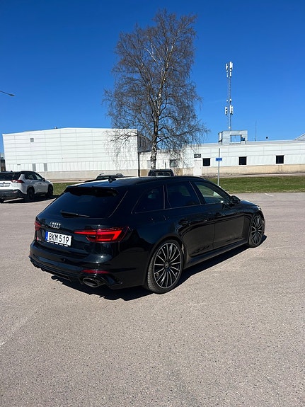 Audi RS4 6 of 17