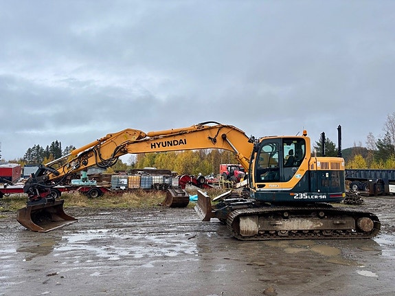 Grävmaskin Hyundai Robex 235LCR-9A