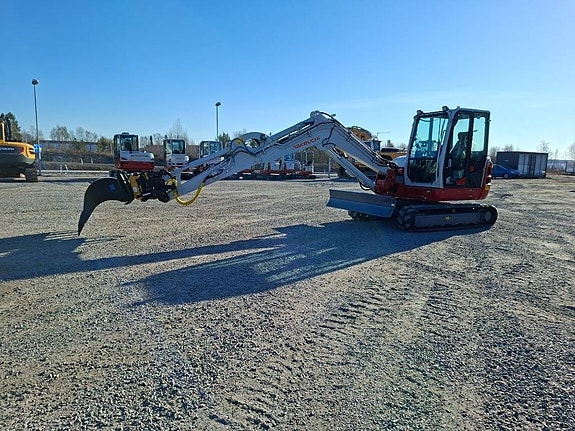 Takeuchi TB370 6 of 6