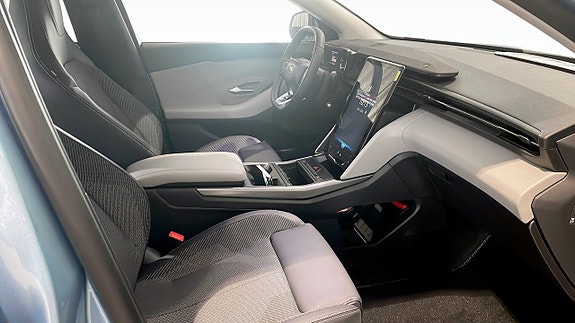 Ford Explorer 7 of 9