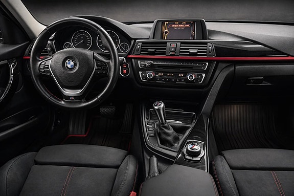 BMW 320d 4 of 5