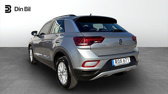 Volkswagen T-Roc 3 of 5